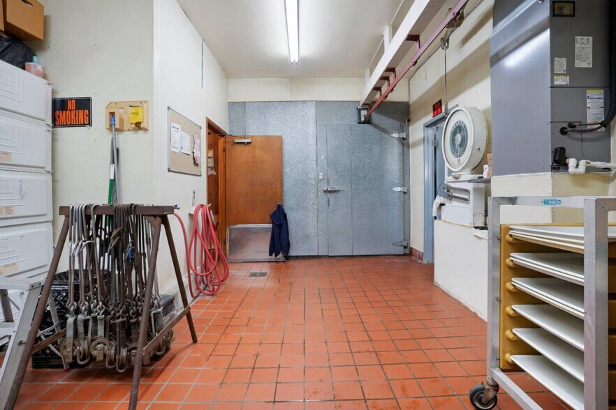 More Photos Of 1414 20th St, Tell City Convenience Store For Sale