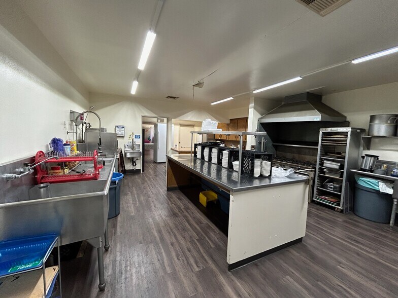 More Photos Of 101 W Clinton Ave, Fresno Specialty For Sale