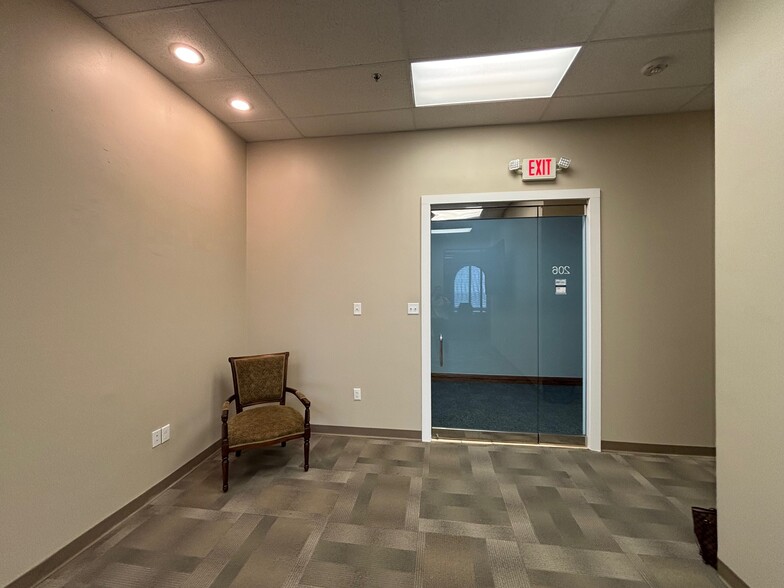 More Photos Of 7709 San Jacinto Pl, Plano Office For Sale