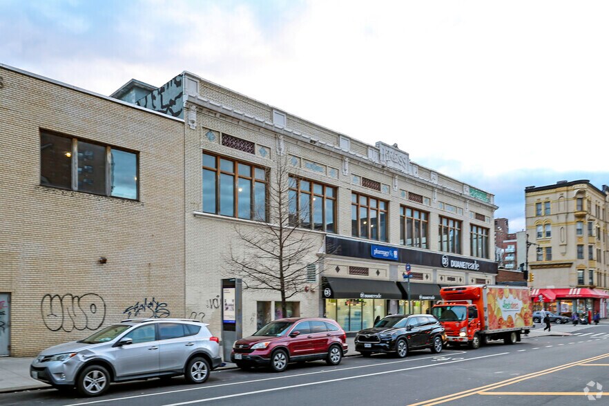 More Photos Of 1915 Third Ave, New York General Retail For Lease