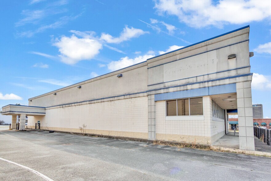 More Photos Of 2300 Wynnton Rd, Columbus Drugstore For Lease