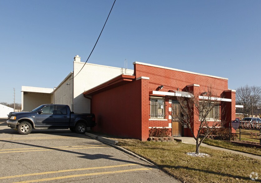 More Photos Of 21270 W Eight Mile Rd, Southfield Warehouse For Sale