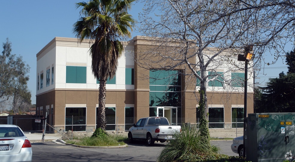 More Photos Of 1945 W 9th St, Upland Loft Creative Space For Lease