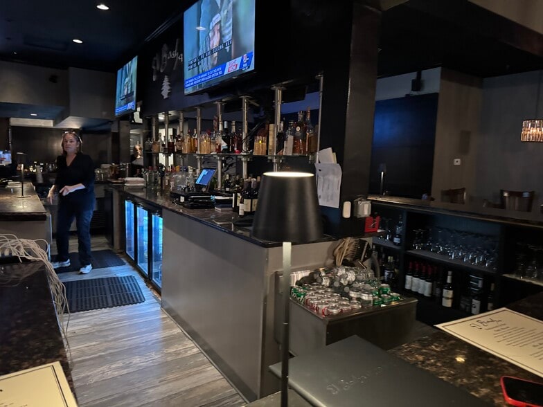 More Photos Of 256 Park Ave, Worcester Storefront For Lease