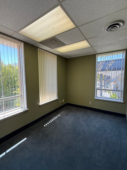 More Photos Of 842 State Rd, Princeton Medical For Lease