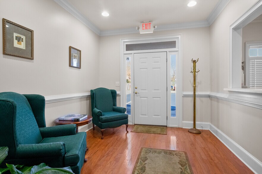 More Photos Of 110 Evans Mill Dr, Dallas Business Park For Sale