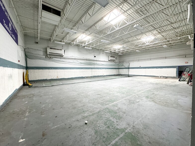 More Photos Of 604 7th ave, Troy Flex For Lease