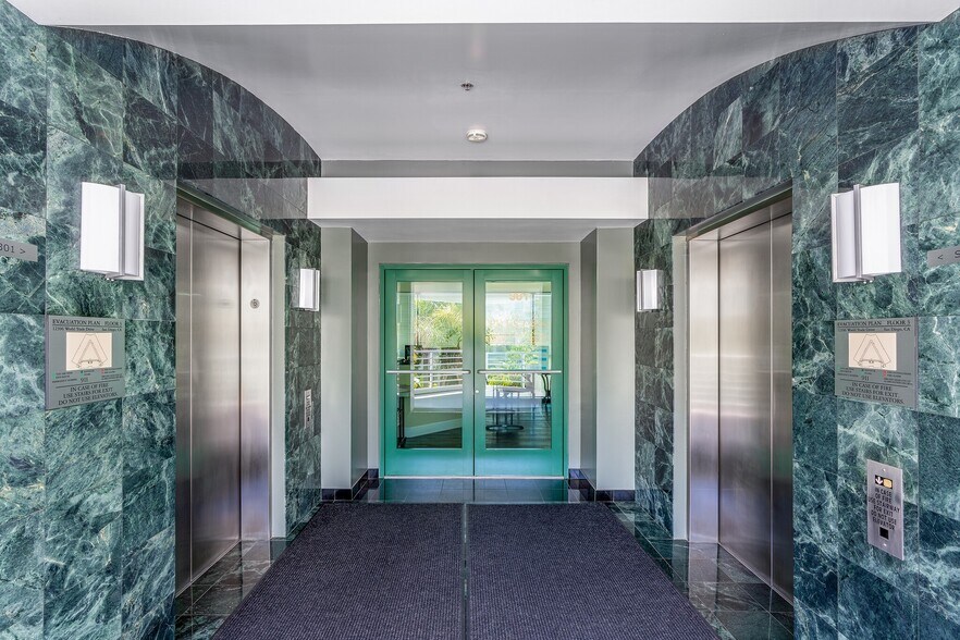 More Photos Of 12396 World Trade Dr, San Diego Medical For Sale