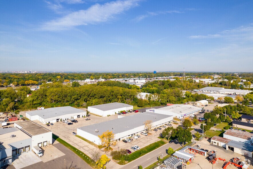 More Photos Of 2532-2550 Advance Rd, Madison Warehouse For Lease