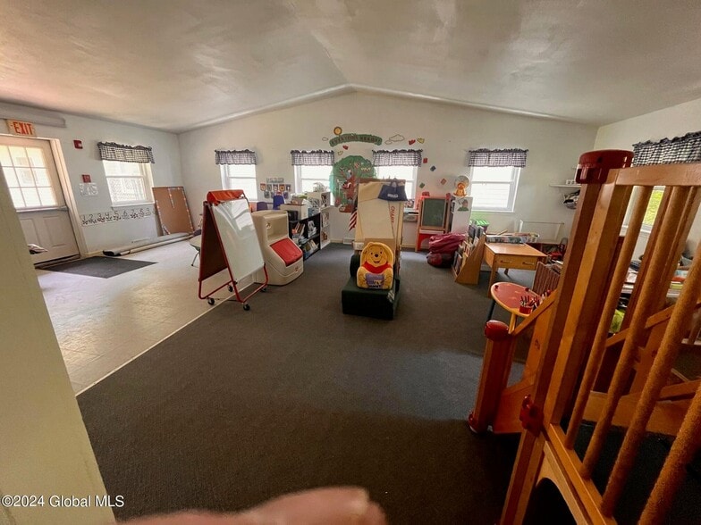 More Photos Of 1612 Crescent Rd, Clifton Park Schools For Sale