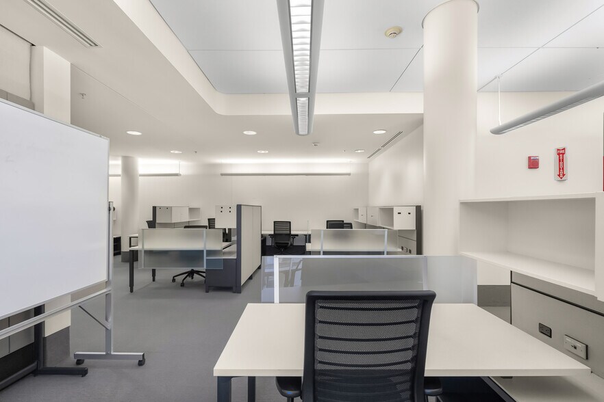 More Photos Of 301 Washington St, Columbus Office For Lease