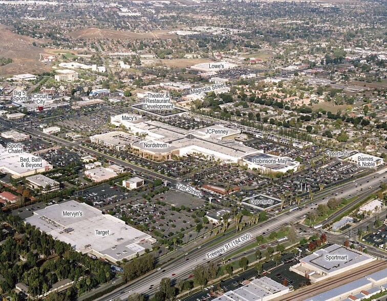 More Photos Of 1299 Galleria, Riverside Unknown For Lease