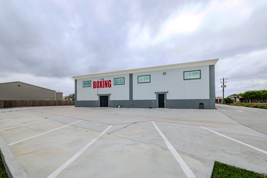 More Photos Of 2510 London Pirate rd, Corpus Christi General Retail For Lease