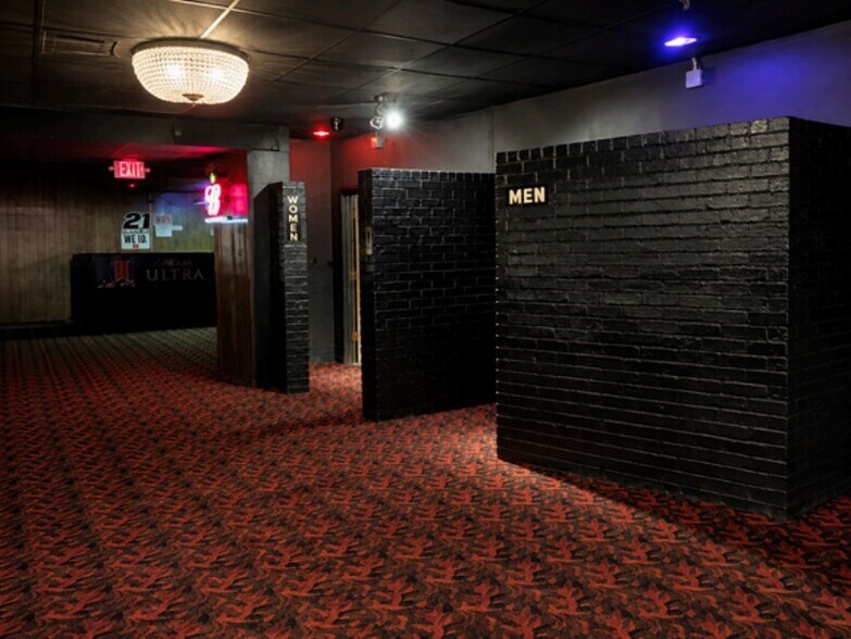 More Photos Of 2403 N Cornell St, Lubbock Bar For Sale