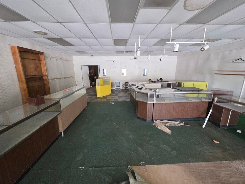 More Photos Of 4527 Jonesboro Rd, Forest Park Freestanding For Sale