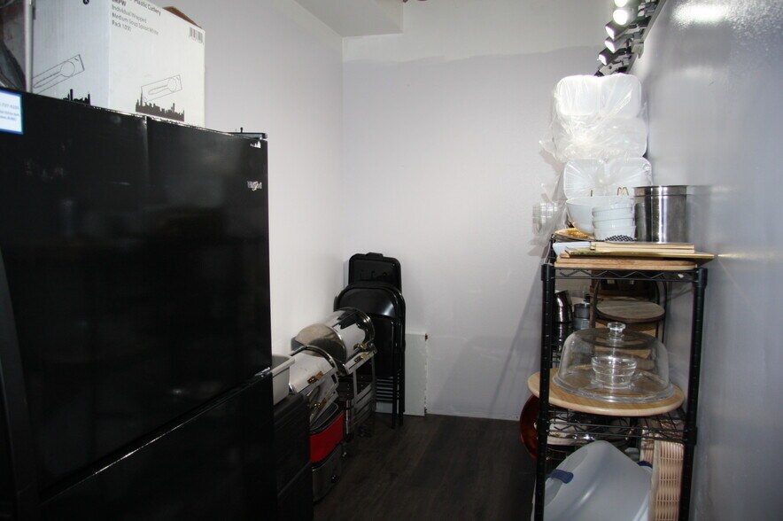 More Photos Of 310 Main St, Scribner Storefront For Sale