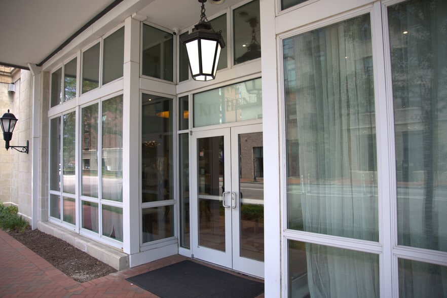 More Photos Of 320 Montgomery St, Savannah Hotel For Lease