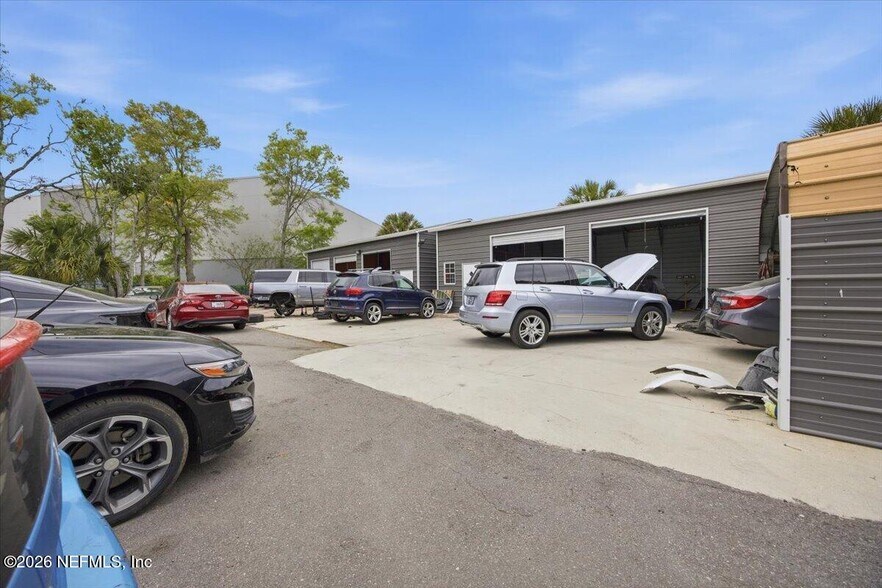 More Photos Of 5023 Bowden Rd, Jacksonville Auto Dealership For Sale