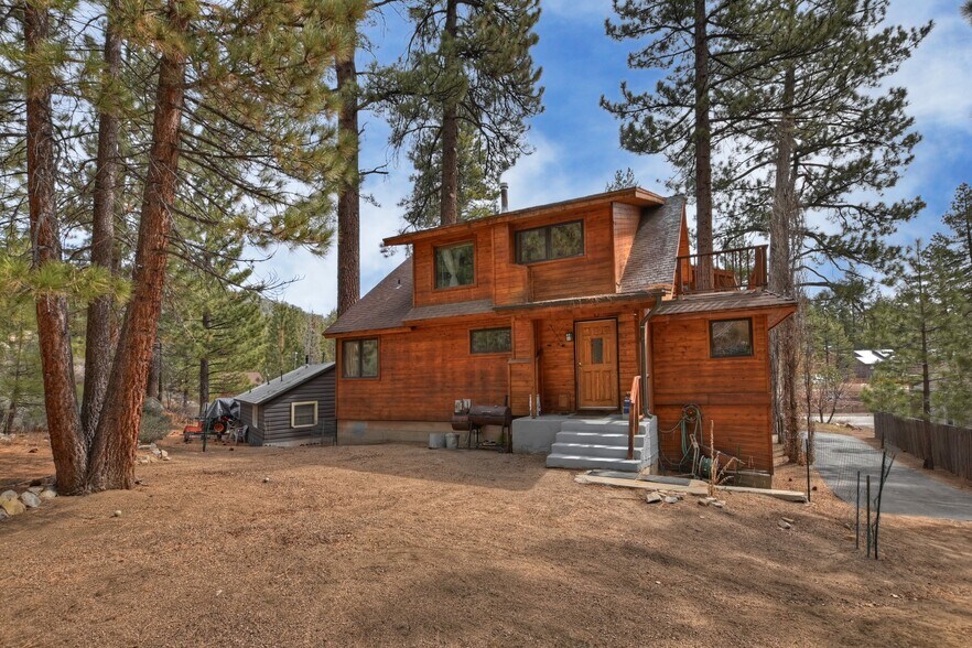 More Photos Of 39128 N Shore Dr, Fawnskin Specialty For Sale