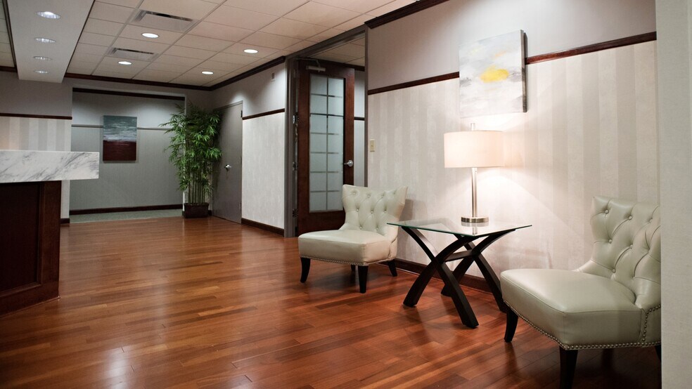 More Photos Of 235 Peachtree St NE, Atlanta Office For Lease