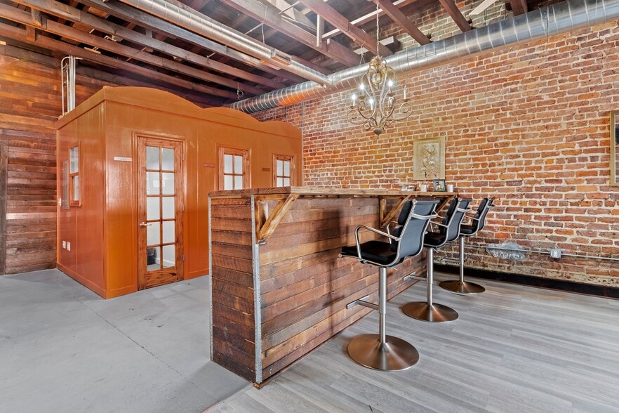 More Photos Of 123 S Railroad Ave, Dunn General Retail For Sale