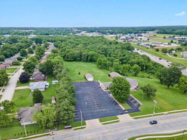 More Photos Of 321 S West Byp, Springfield Land For Sale