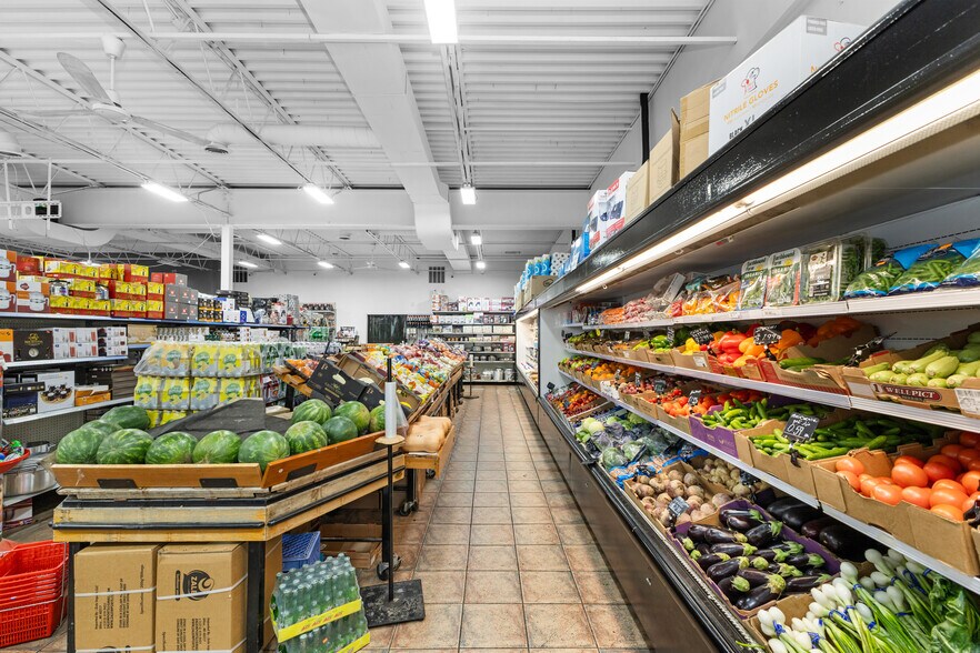 More Photos Of 36886 Ryan Rd, Sterling Heights Supermarket For Sale