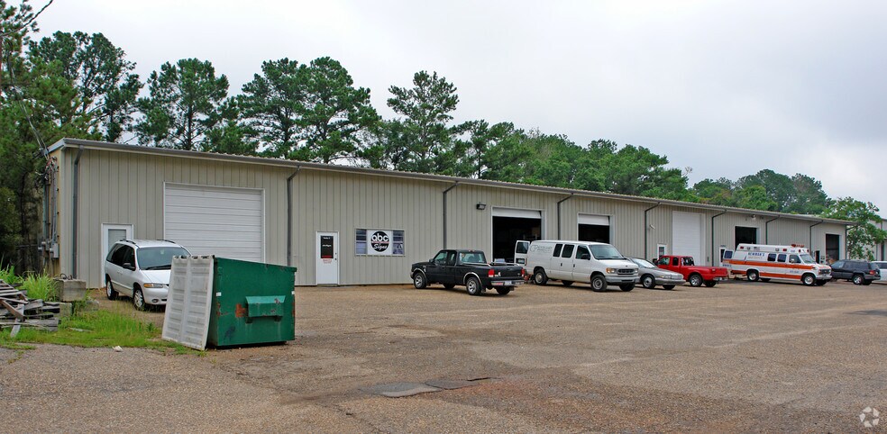 Primary Photo Of 1166 West Interstate 65 Service Rd S, Mobile Warehouse For Lease