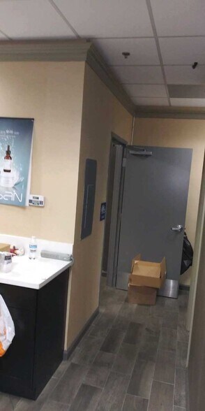 More Photos Of 1015 Crocker St, Los Angeles Storefront For Sale