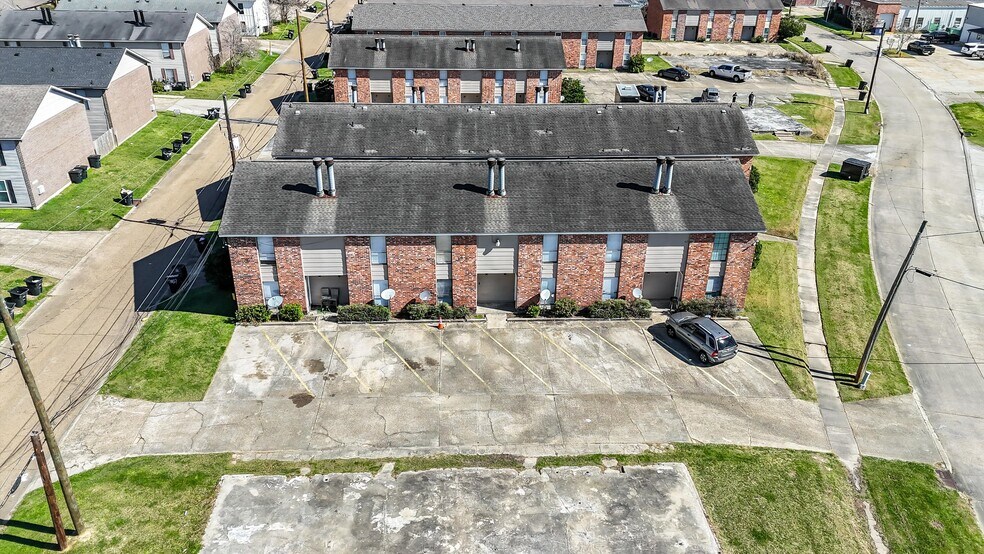More Photos Of , Baton Rouge Multifamily For Sale