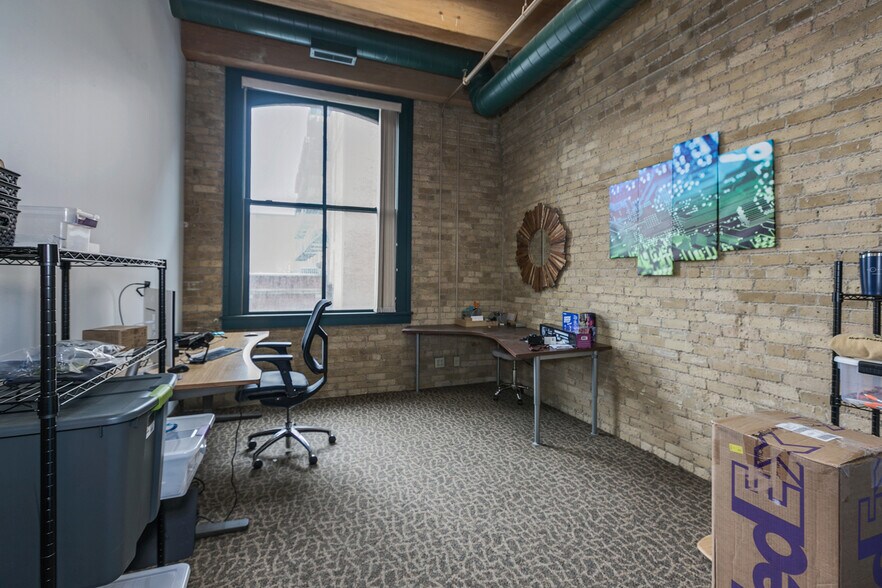 More Photos Of 413 Wacouta St, Saint Paul Office Residential For Lease