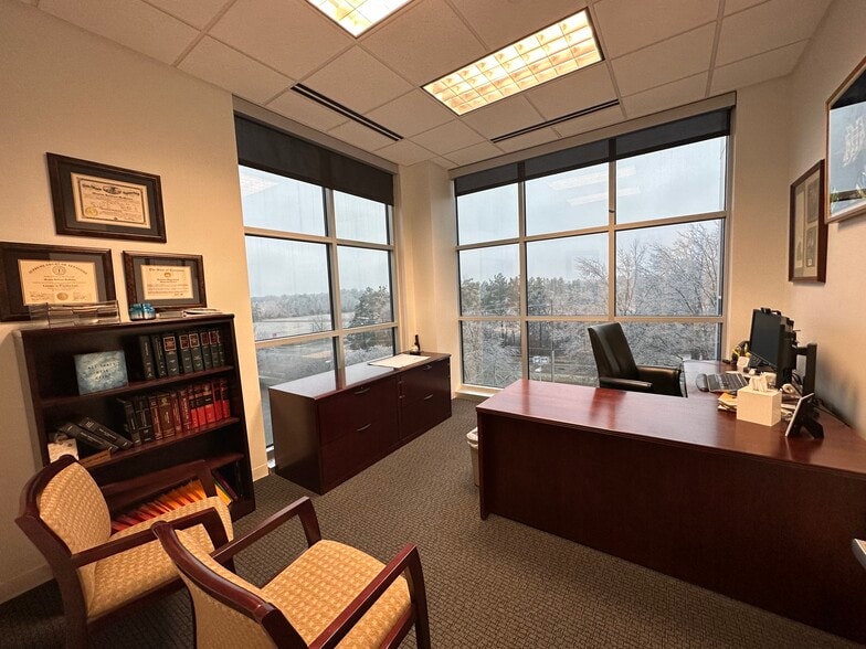More Photos Of 3725 Champion Hills Dr, Memphis Office For Sale