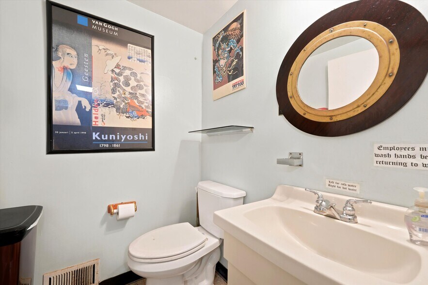 More Photos Of 617 South St, Philadelphia Apartments For Lease