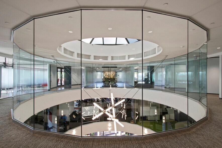 More Photos Of 6504 Bridgepoint Pky, Austin Office For Lease