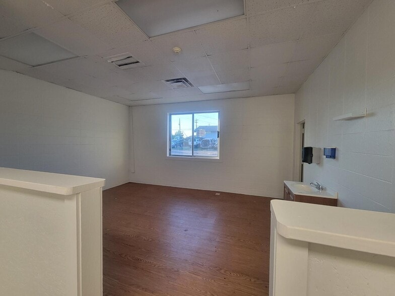 More Photos Of 449 Moss Trl, Goodlettsville Storefront Retail Office For Sale