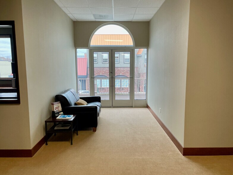 More Photos Of 505 Front St, Lynden Office For Lease