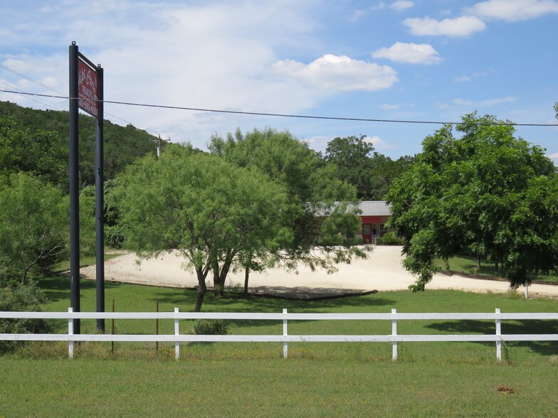 More Photos Of 10151 State Highway 16 S, Pipe Creek Office Residential For Sale