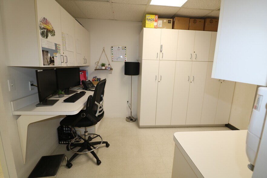 More Photos Of 34 Executive Dr, Norwalk Medical For Sale