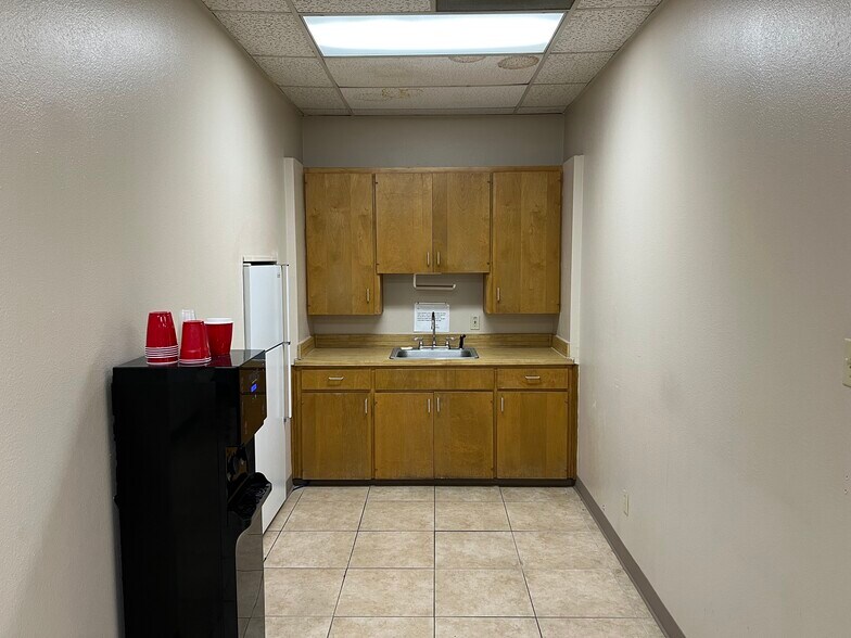 More Photos Of 1190 Explorer St, Duncanville Light Manufacturing For Sale