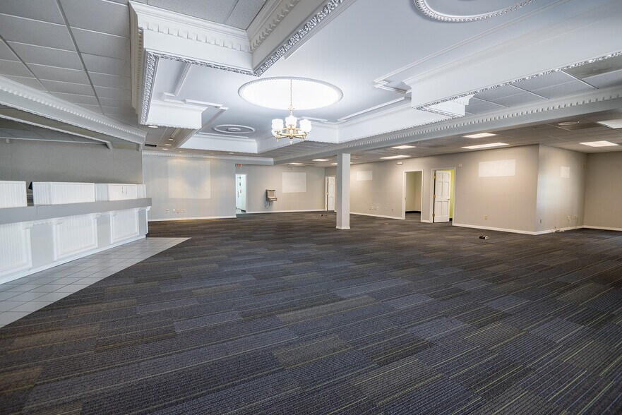 More Photos Of 300 W Main St, Lake Butler Storefront Retail Office For Sale