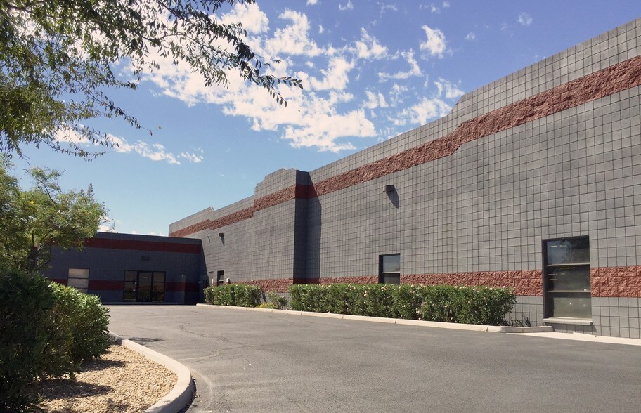 More Photos Of 210 N Pasadena St, Gilbert Manufacturing For Lease