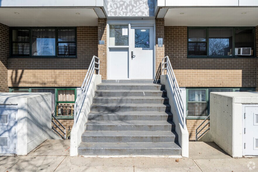 More Photos Of 353-376 Chester St, Brooklyn Apartments For Lease