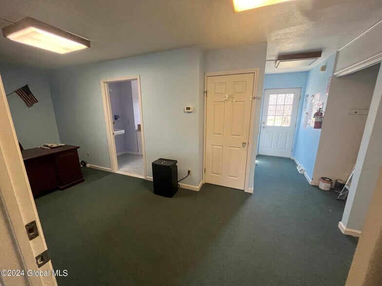 More Photos Of 1612 Crescent Rd, Clifton Park Schools For Sale