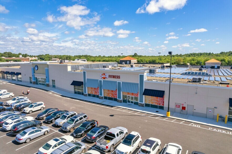 More Photos Of 262 Swansea Mall Dr, Swansea Storefront Retail Office For Sale