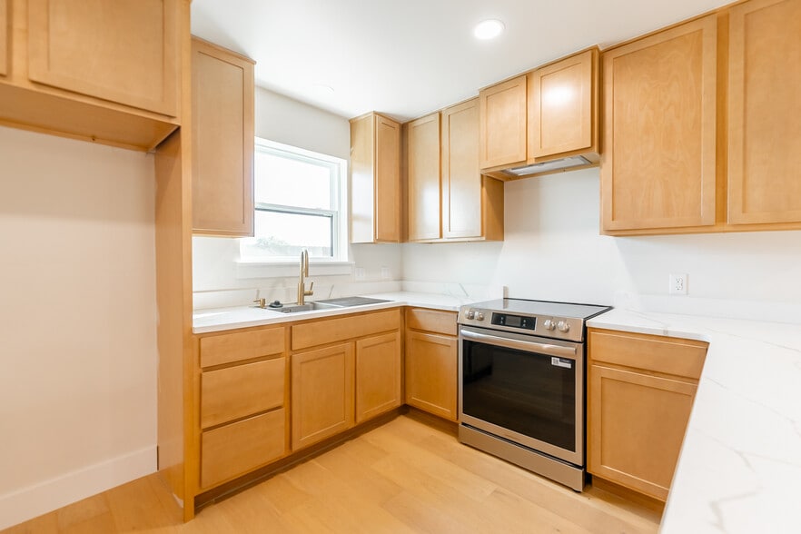 More Photos Of 701 W Highpoint Dr, Stillwater Apartments For Sale