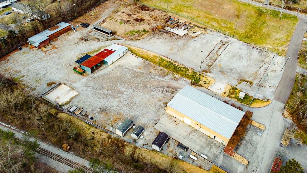 More Photos Of 4605 Vie St, Knoxville Warehouse For Lease