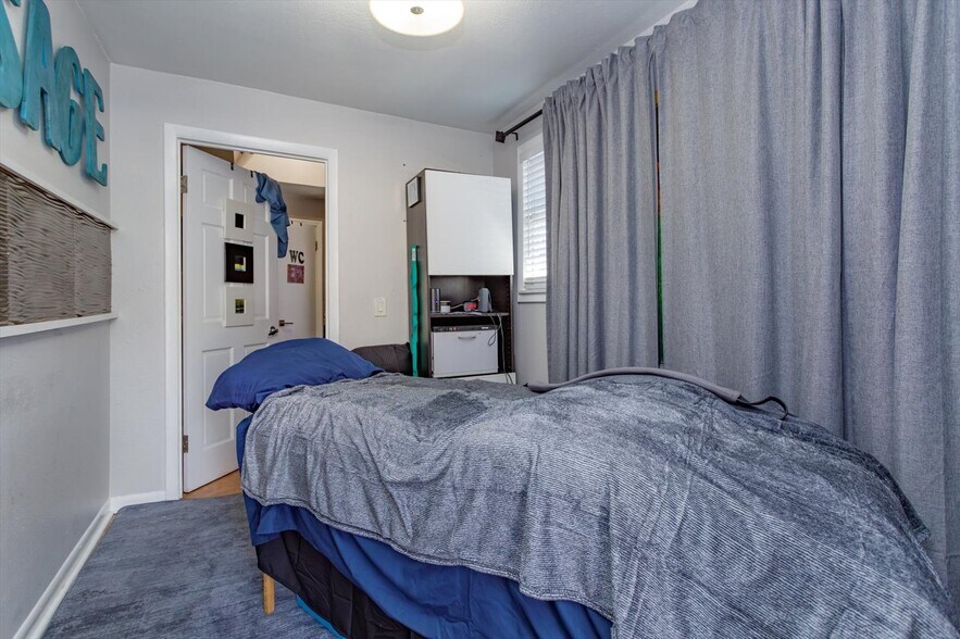 More Photos Of 37 Hill Ave, Orlando Flex For Sale