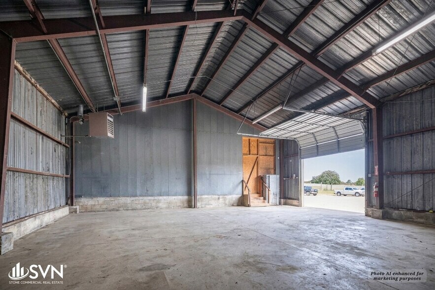 More Photos Of 758 Phillips Ln, Lexington Warehouse For Lease
