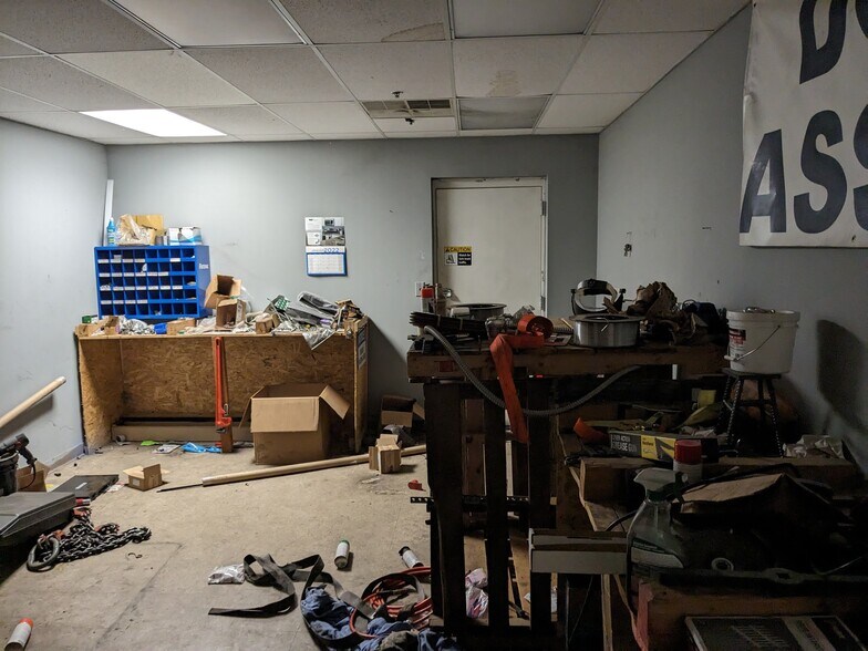 More Photos Of 467 Lakeshore Pky, Rock Hill Distribution For Lease