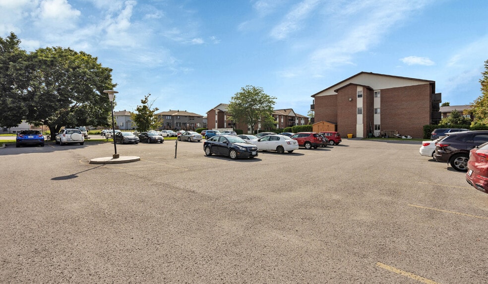 More Photos Of 4 Robert St, Arnprior Apartments For Sale